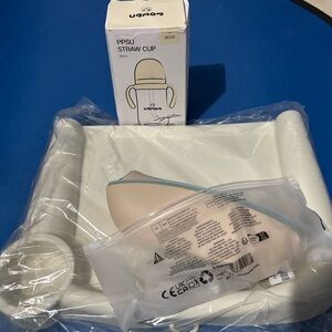 Dining tray & Bibs with straw cup